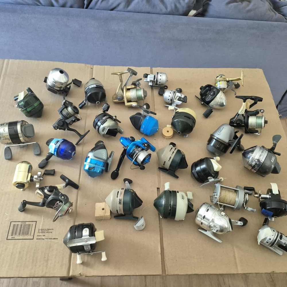 Lot of 30 Zebco & Mixed Fishing Reels